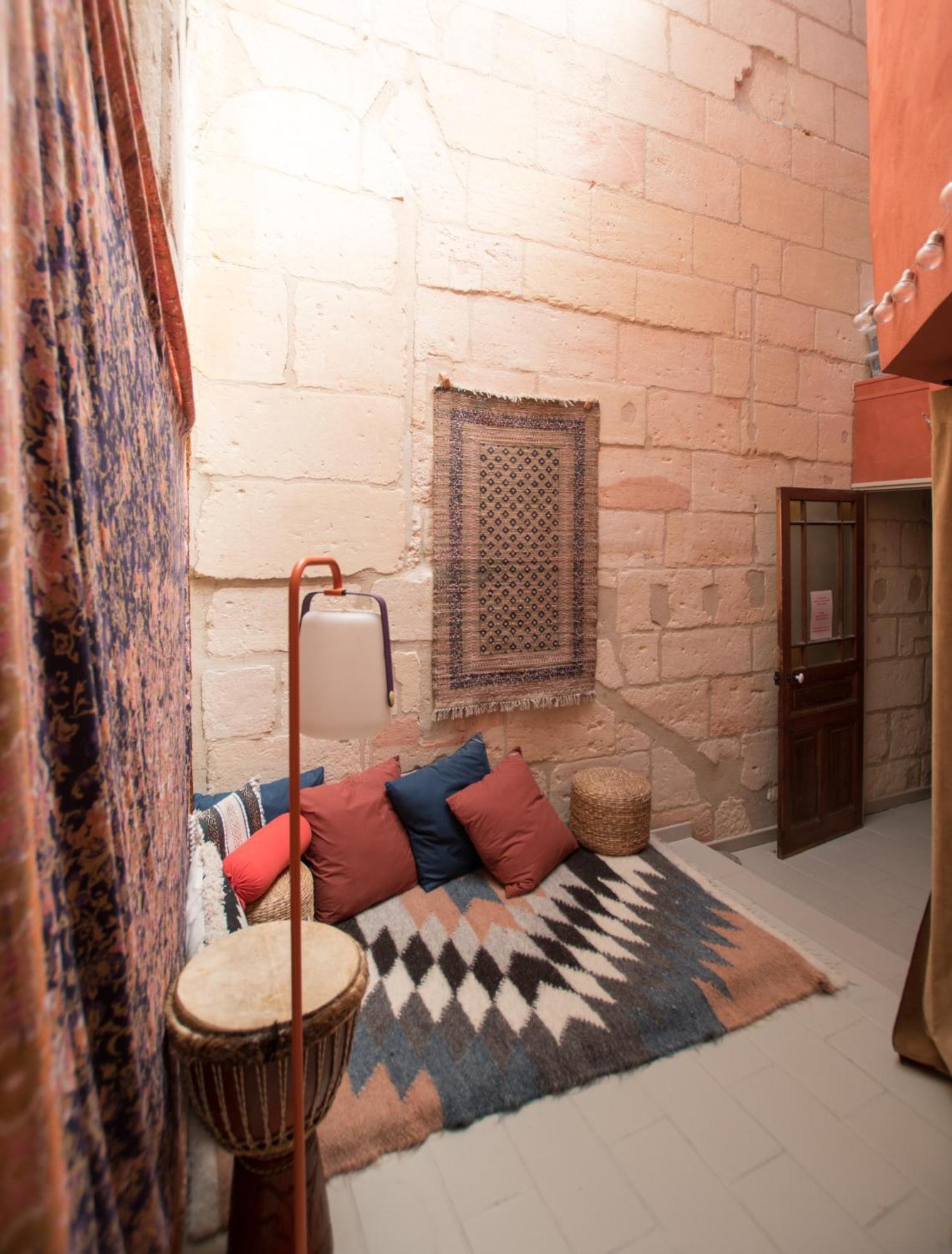 Clem - Appartement Dans Le Coeur D'Arles Bagian luar foto